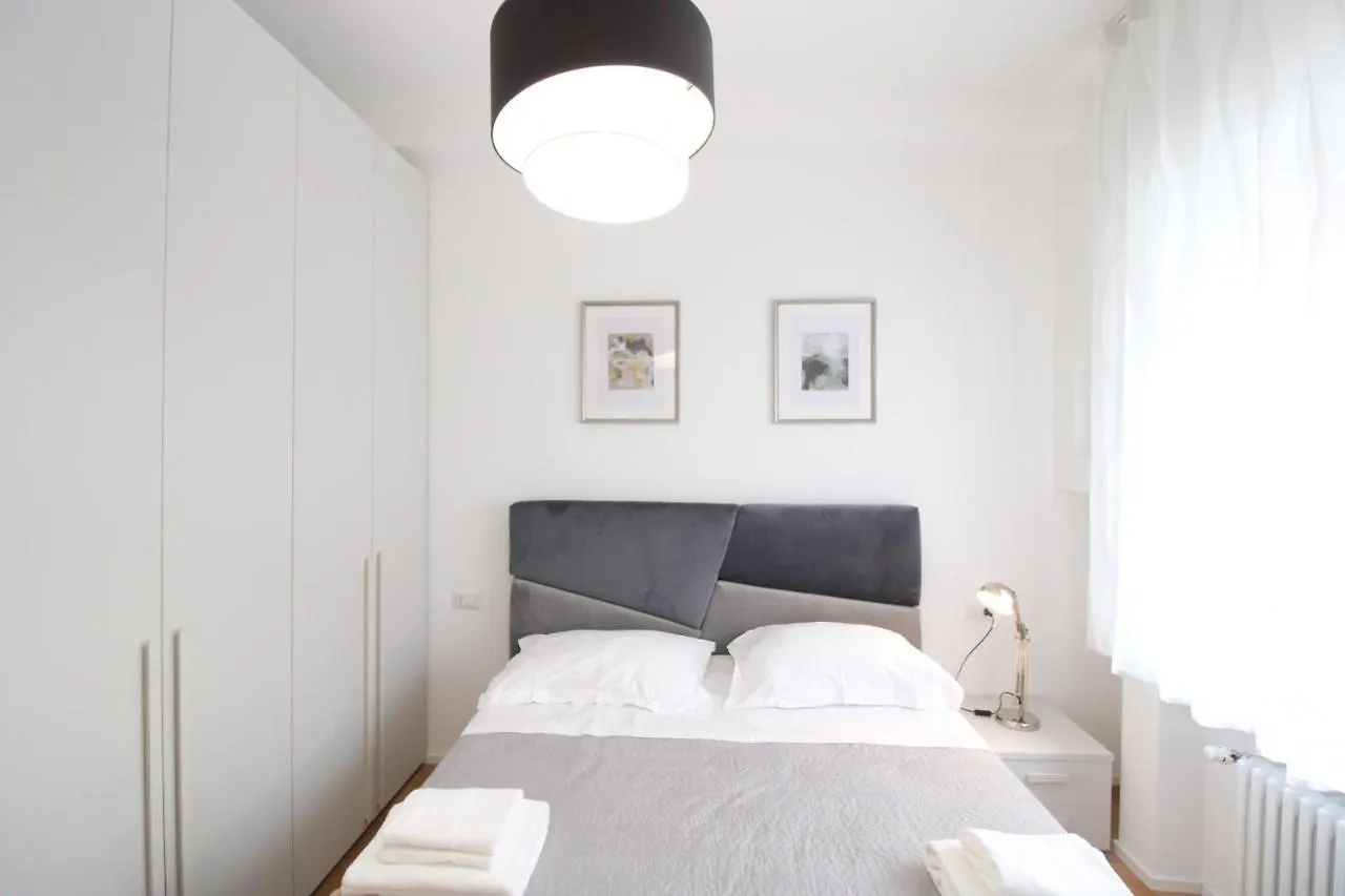 Milanrentals - Sacco Apartment イタリア